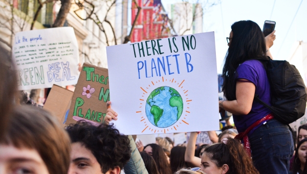 Stávka, půst, guerillové divadlo? 198 metod nenásilného protestu